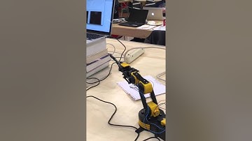 robotic arm controlled by intuitive gestures