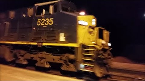 [CSX] 5235 ES40DC Leads R409-26 A Long Train in Notch 8 In Fayetteville NC