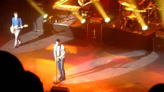 Shiver (HD) - Maroon 5 @ Brixton Acadamy 18/2/2011