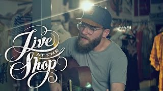 Nathanael Hyer performs "Jolene" by Ray Lamontagne (TQS - Live At The Shop) chords