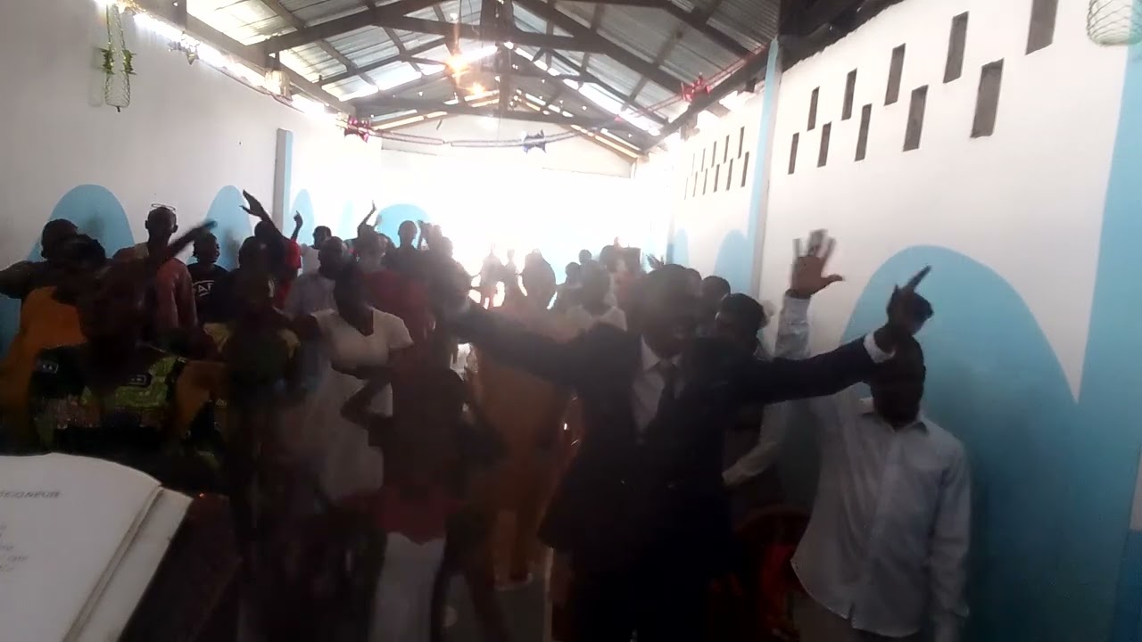 Louange par le Fr Élie MASSIVI 