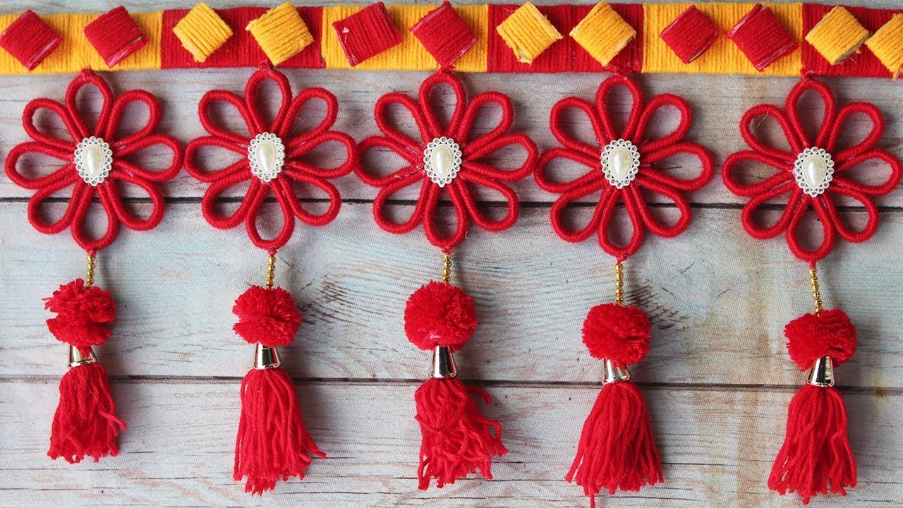 DIY easy woolen and newspaper door hanging DIY Innovativ Ideas YouTube