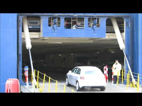 2D Autoverladung im Hafen Emden - Cars driving onto Car Carrier in Emden Port