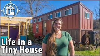She downsized into a tiny house w/ no loft & huge kitchen