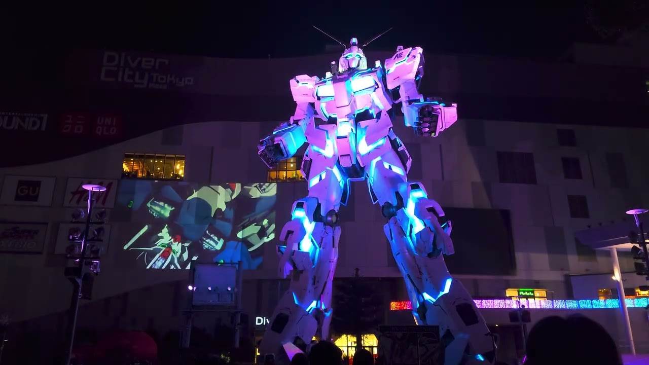 ダイバーシティ東京 プラザ - 実物大ユニコーンガンダム立像「ガンダム