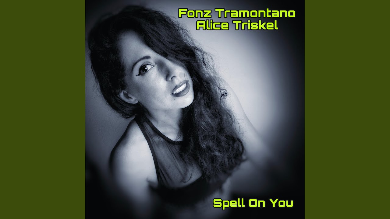 Sleduj Spell On You (feat. Alice Triskel) na YouTube