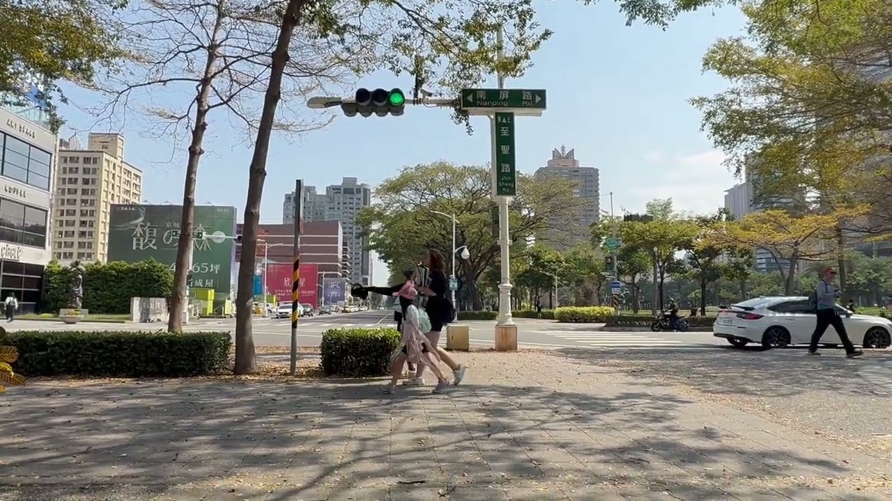 高雄市鼓山區￼￼￼紅綠燈號誌￼🚥