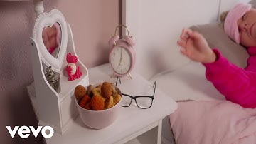 Richelle - Ieder uur een bittergarnituur (Official Music Video)