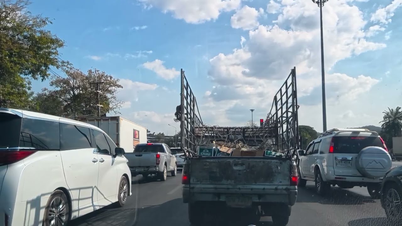 Sinakhorn fashion Nakhon Sawan to Takhli bus station - real drive I Along the way