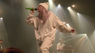 Billie eilish live in melkweg, amsterdam, 20 feb 2018. lips meet teeth
and tongue my heart skips eight beats at once if we were meant to be,
would have be...