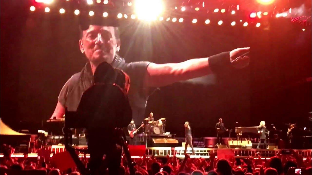 Bruce Springsteen live in Barcelona 2016 Hungry Heart YouTube