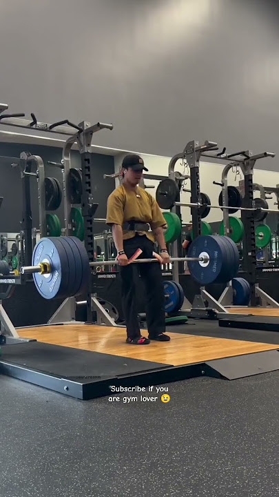 belt flick 💀 #aesthetic #gym #motivation #ytshorts #bodybuilding #deadlift