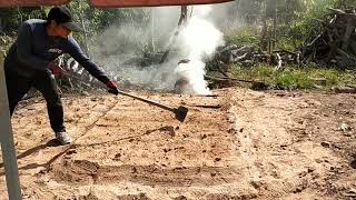 วิธีเรียงไม้ลงเตาเผาถ่านและปิดหลังเตาถ่านHow to sort wood into a charcoal kiln.