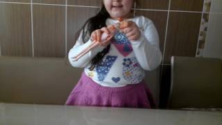 Beren Ile Bikinili Mayolu Bebekleri Tanittik . Eğlenceli Ve Komik Video Oldu.