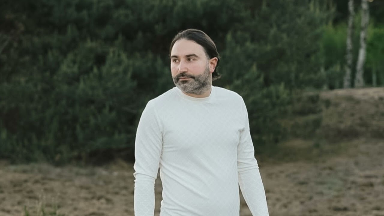 Umut Öztürk - Yeṣile Boyadın