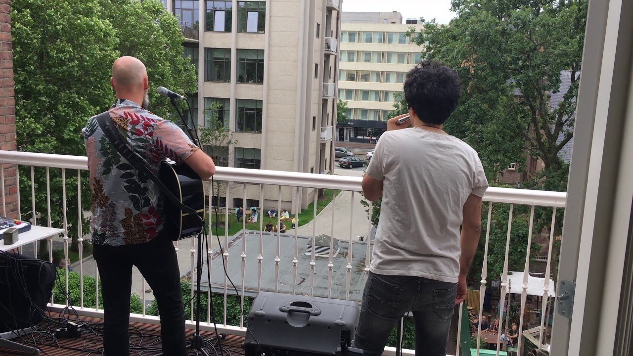 Lazy Sunday Afternoon (The Balcony Sessions): Hills en Hamid fragm1