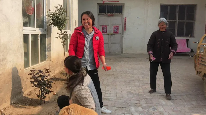 妯娌请大嫂给自己剪头发，婆婆拿个破剪头递给大儿媳，这下可笑了 - 天天要闻