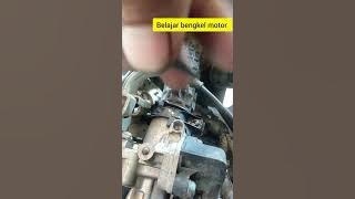 Honda Beat is driven on the road in a jerky manner