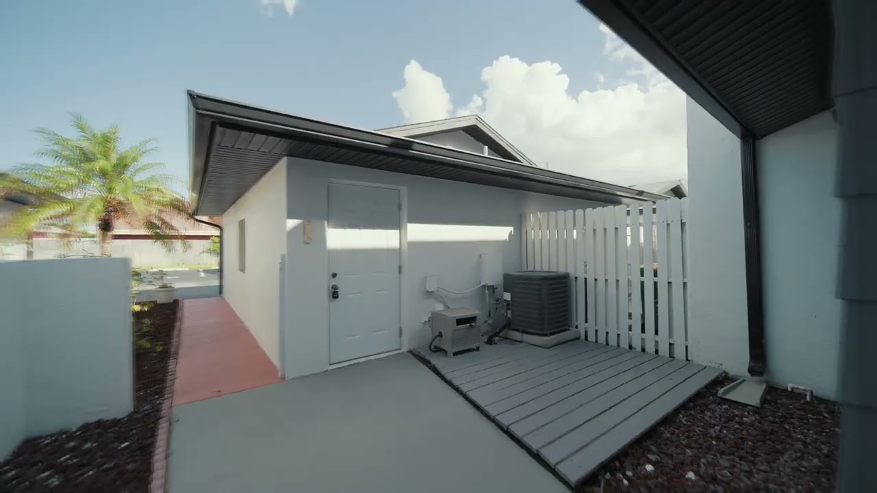 🫣 𝐖𝐡𝐚𝐭'𝐬 𝐭𝐡𝐚𝐭! 𝐈𝐧𝐝𝐢𝐚𝐧 𝐇𝐚𝐫𝐛𝗼𝐮𝐫/𝐒𝐚𝐭𝐞𝐥𝐥𝐢𝐭𝐞 𝐁𝐞𝐚𝐜𝐡 𝐮𝐧𝐝𝐞𝐫 $300𝐤 😎