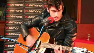 Arctic Monkeys - Strange (acoustic) [Patsy Cline Cover] chords