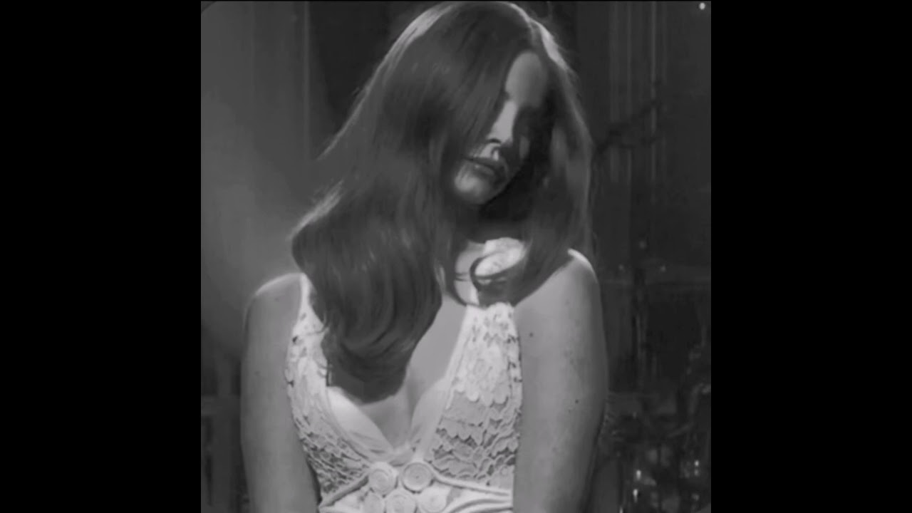 lana del rey - cola  ( sped up + reverb)