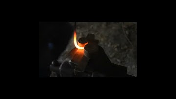 Forging a twisted double wall hook #blacksmithing