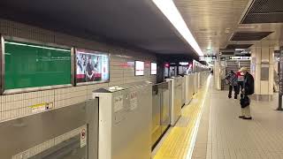 Osaka metro御堂筋線30000系10編成(ハッピーハロウィン号RP)千里中央行き発車シーン