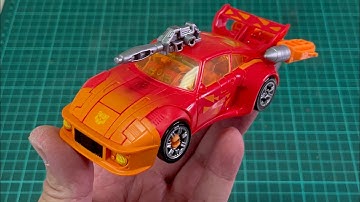 Transformers Legacy: Evolution G2 Universe Autobot Jazz (Alt mode to Robot mode)