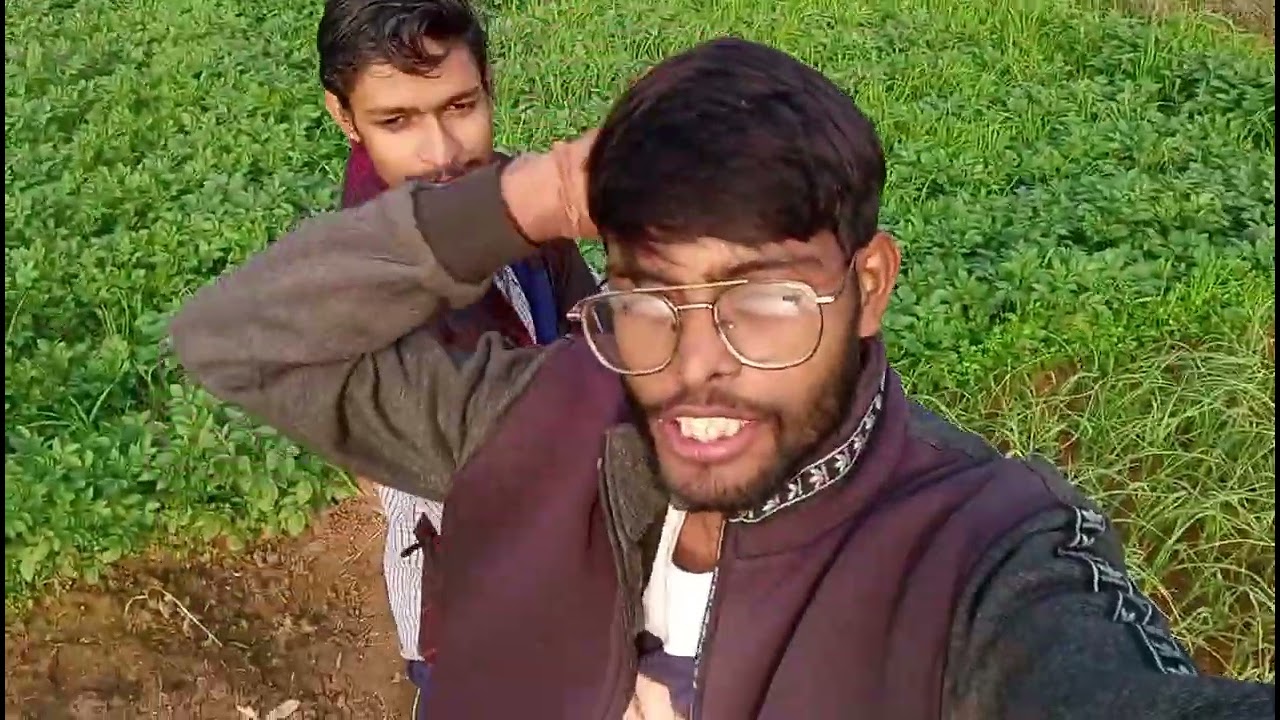 आलू के खेत में मस्ती 😘