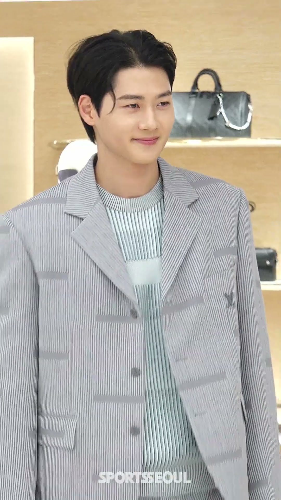 오상욱, 수줍게 선보인 펜싱 '찌르기' #OhSanguk #펜싱