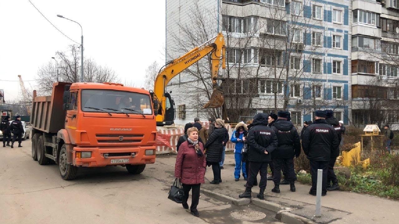 Жители вышли против строительства колеса обозрения в Москве / LIVE 11.11.19