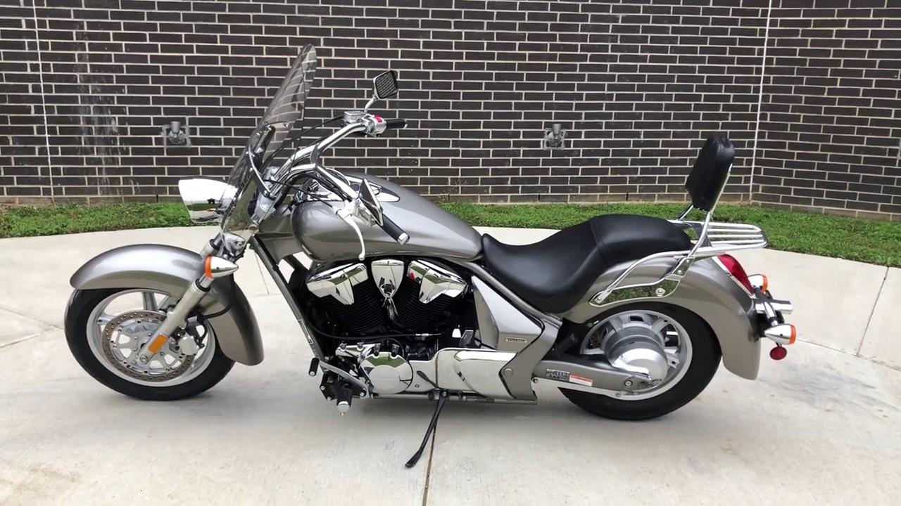 Honda vt1300cr stateline