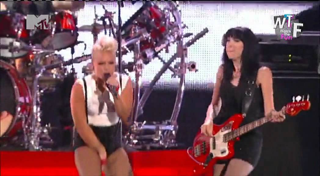 P!nk - Blow Me (One Last Kiss) LIVE (MTV Video Music Awards 2012)