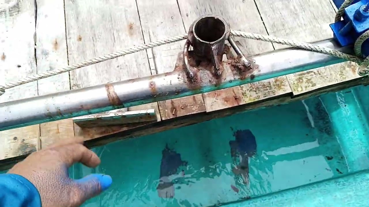 E cần bán vỏ 10m45 lái 1m6 máy 3T78 máy isuzu 93 ae cần LH e 0835227884