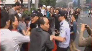 Police and protesters clash over China chemical plant