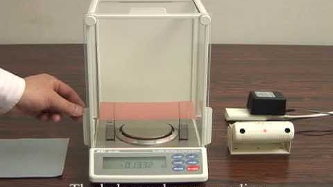 Anti Static Demo with Analytical Balances | AD-1683 Static Eliminator from A&D