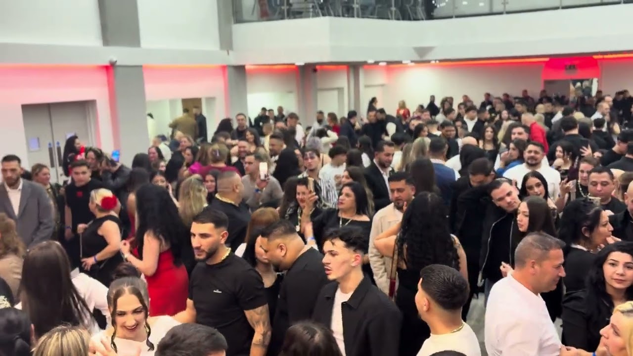 Roland Band Smizany - Zabava Leicester - 4K