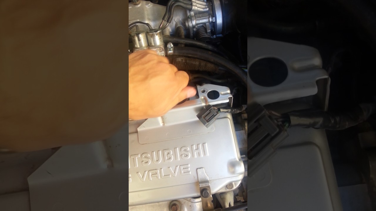 4 Mitsubishi Carisma 1 6 Buji Değişim Spark Plug Change