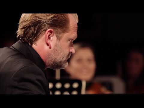 Sebastian Knauer und Festival Strings Lucerne spielen: W.A.Mozart: Klavierkonzert Nr. 19 F-Dur KV459