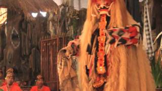 Jo \u0026 Jon visit the Barong Dancers in Bali (2)