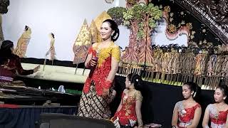 Sinden Billly Ojo Di Padakno Di Wayangan Menang Pagu