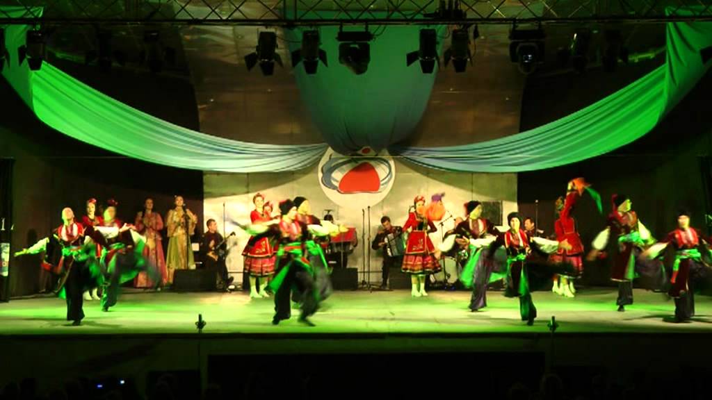 folcloristico sinonimo Russian folk dance: Molodychka / Молодычка