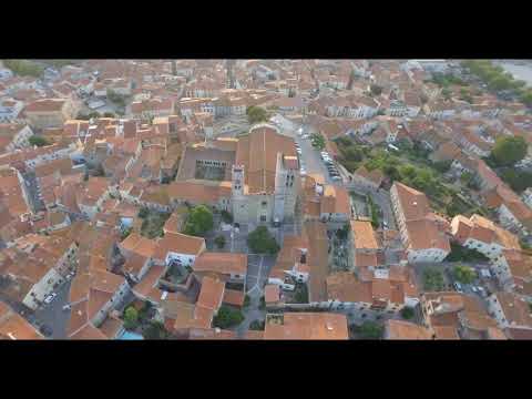 Vue aérienne par drone du Cloître & Cathédrale d’Elne