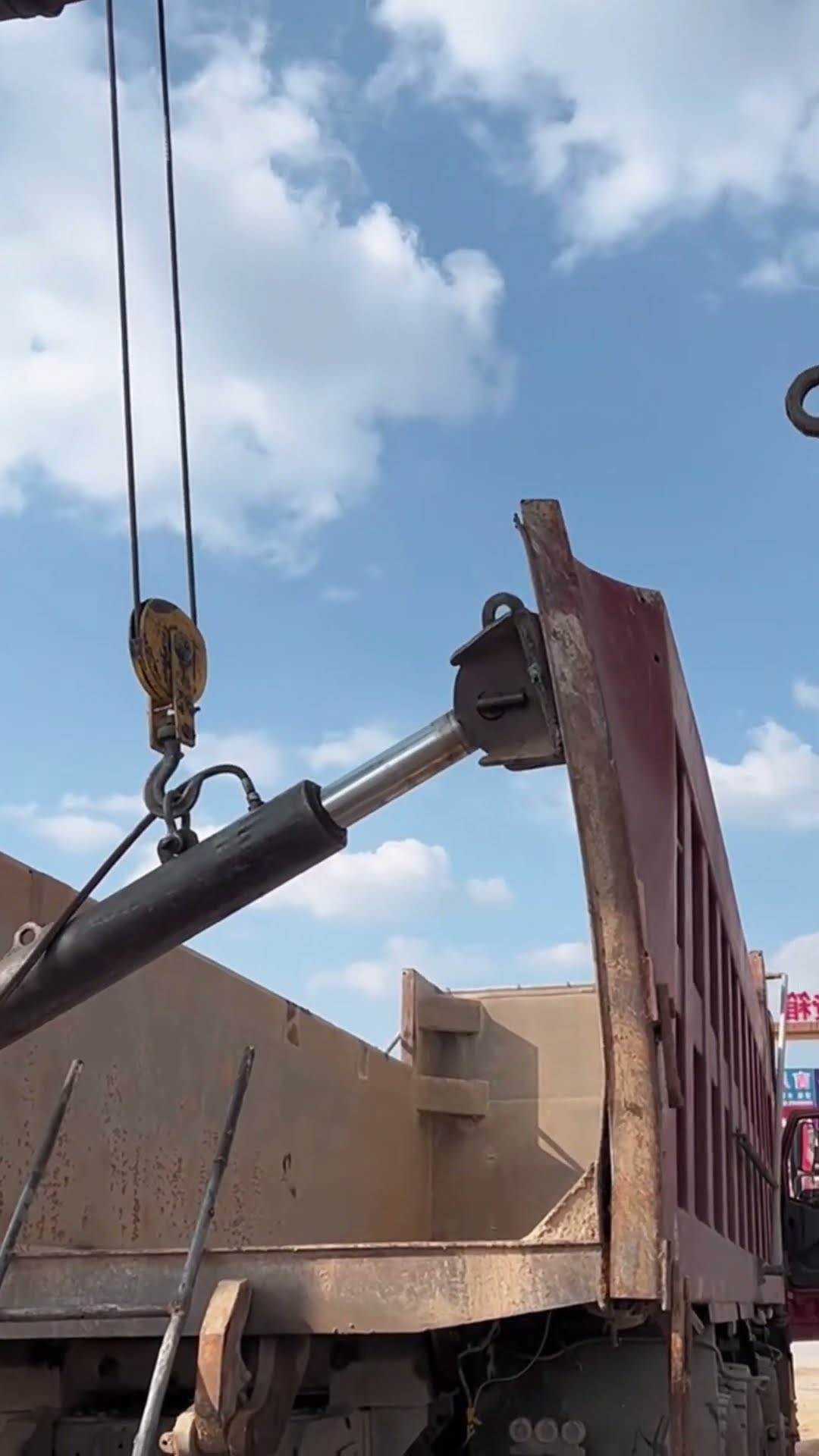Carriage deformation repair process- Good tools and machinery make work easy
