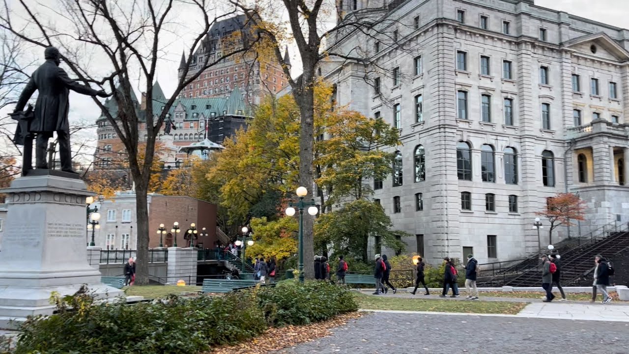 أروع خريف شفت فحياتي !!  🇨🇦 ألوان لا تشبع منها العين 😍 مدينة كيبيك ♥️