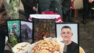 Загинув, захищаючи Україну: У с. Студениці попрощалися з Героєм Андрієм МАРІКІНИМ