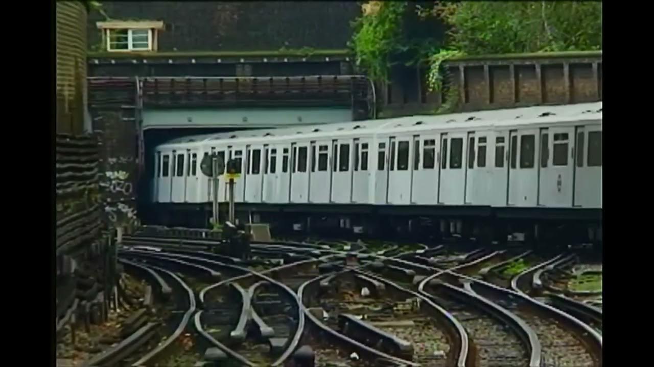 ロンドン メトロ District Line D78形電車 YouTube