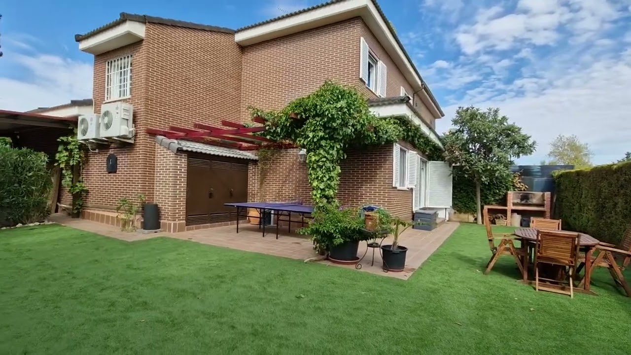 Venta Chalet Pareado en las Villas de Pinar Toledo Olias del Rey. 