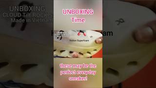 Unboxing Shoes Cloud Rock Sand