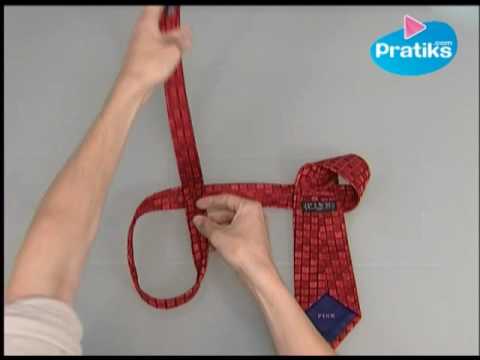 Video: Tie A Tie In Seconds With This Trick